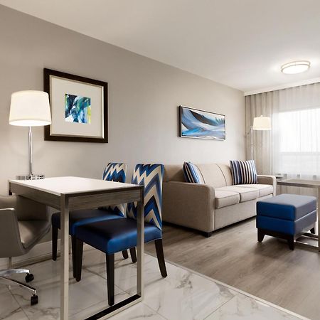 Embassy Suites By Hilton Toronto Airport Экстерьер фото