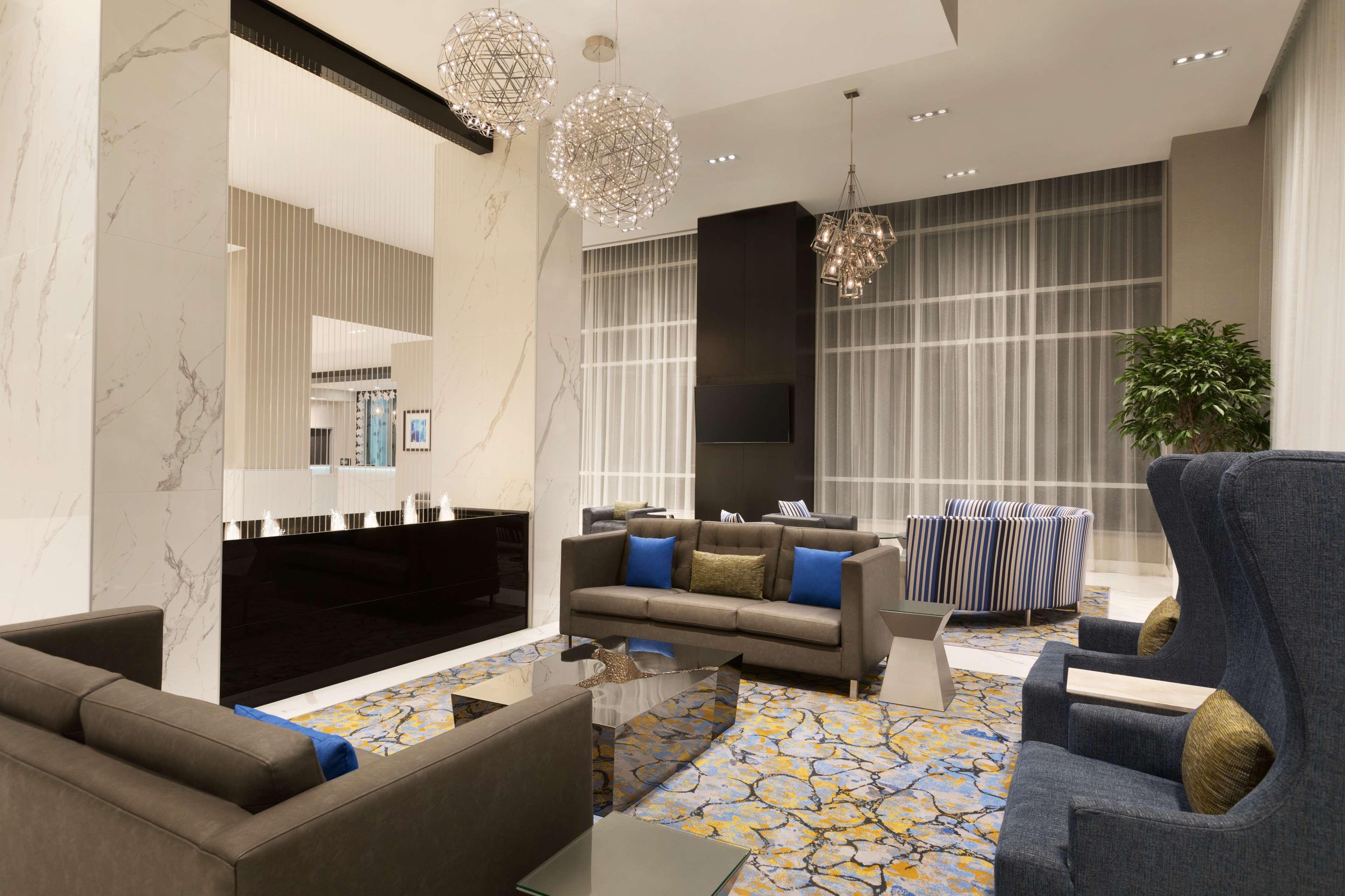 Embassy Suites By Hilton Toronto Airport Экстерьер фото