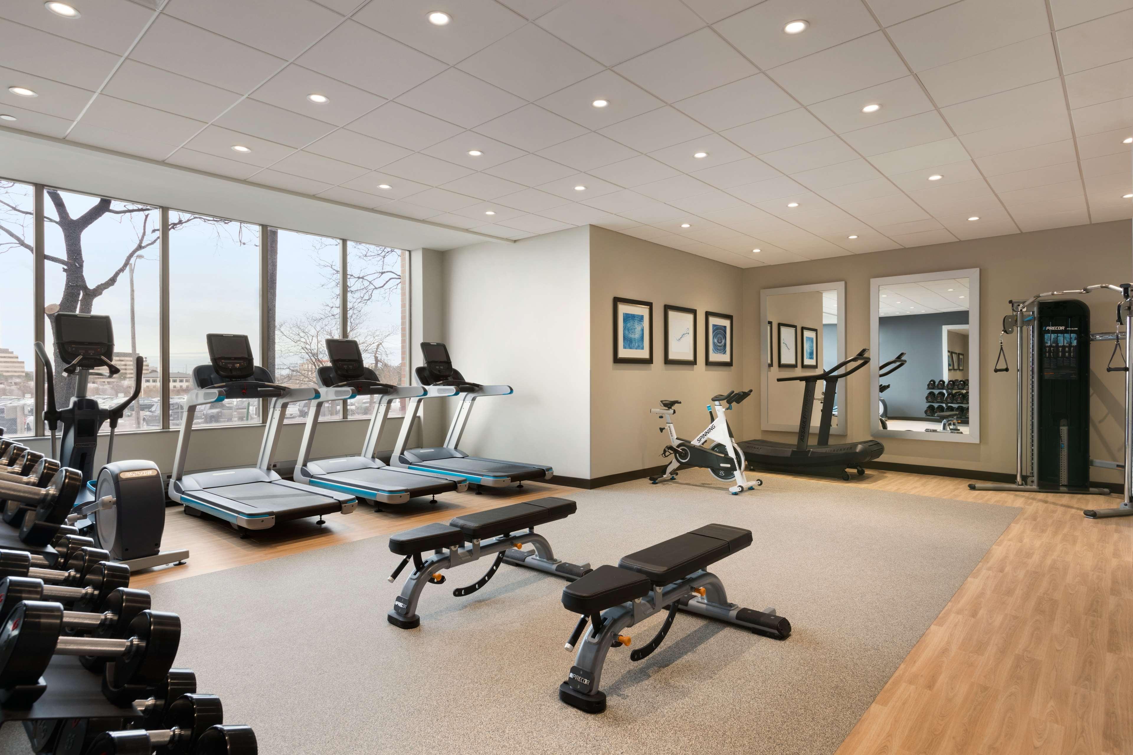 Embassy Suites By Hilton Toronto Airport Экстерьер фото