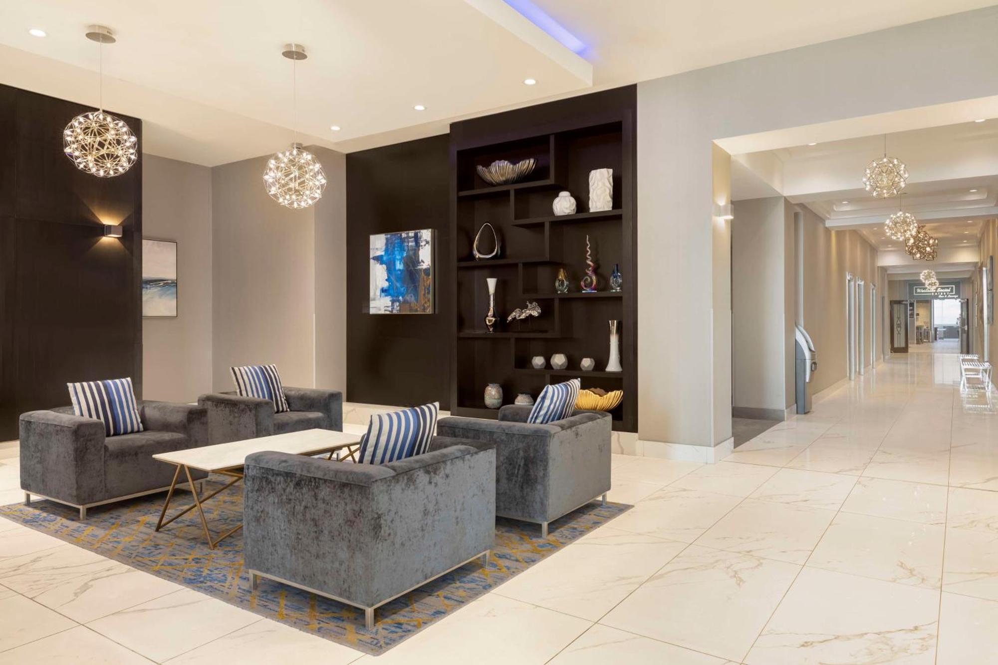 Embassy Suites By Hilton Toronto Airport Экстерьер фото