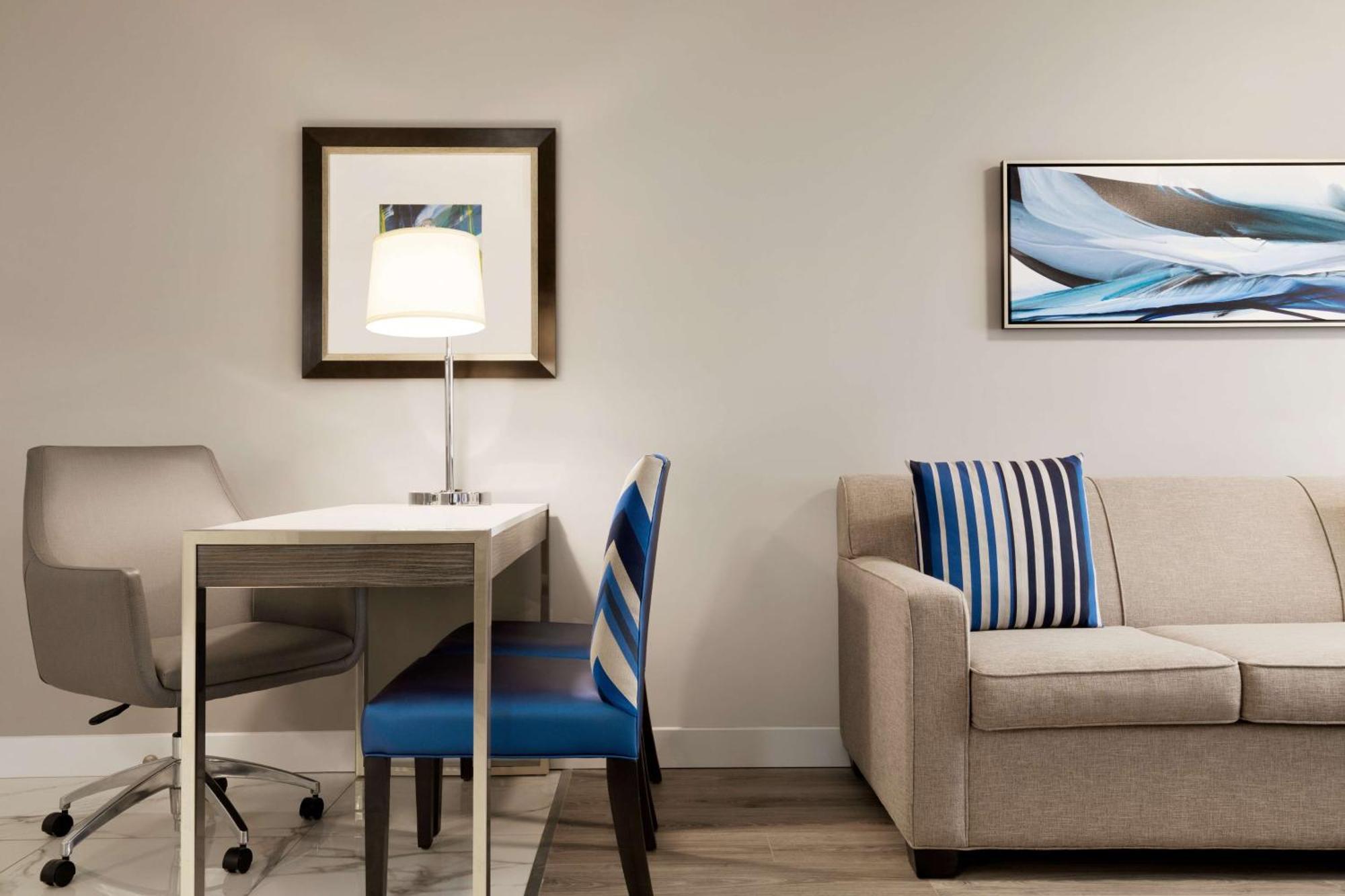 Embassy Suites By Hilton Toronto Airport Экстерьер фото
