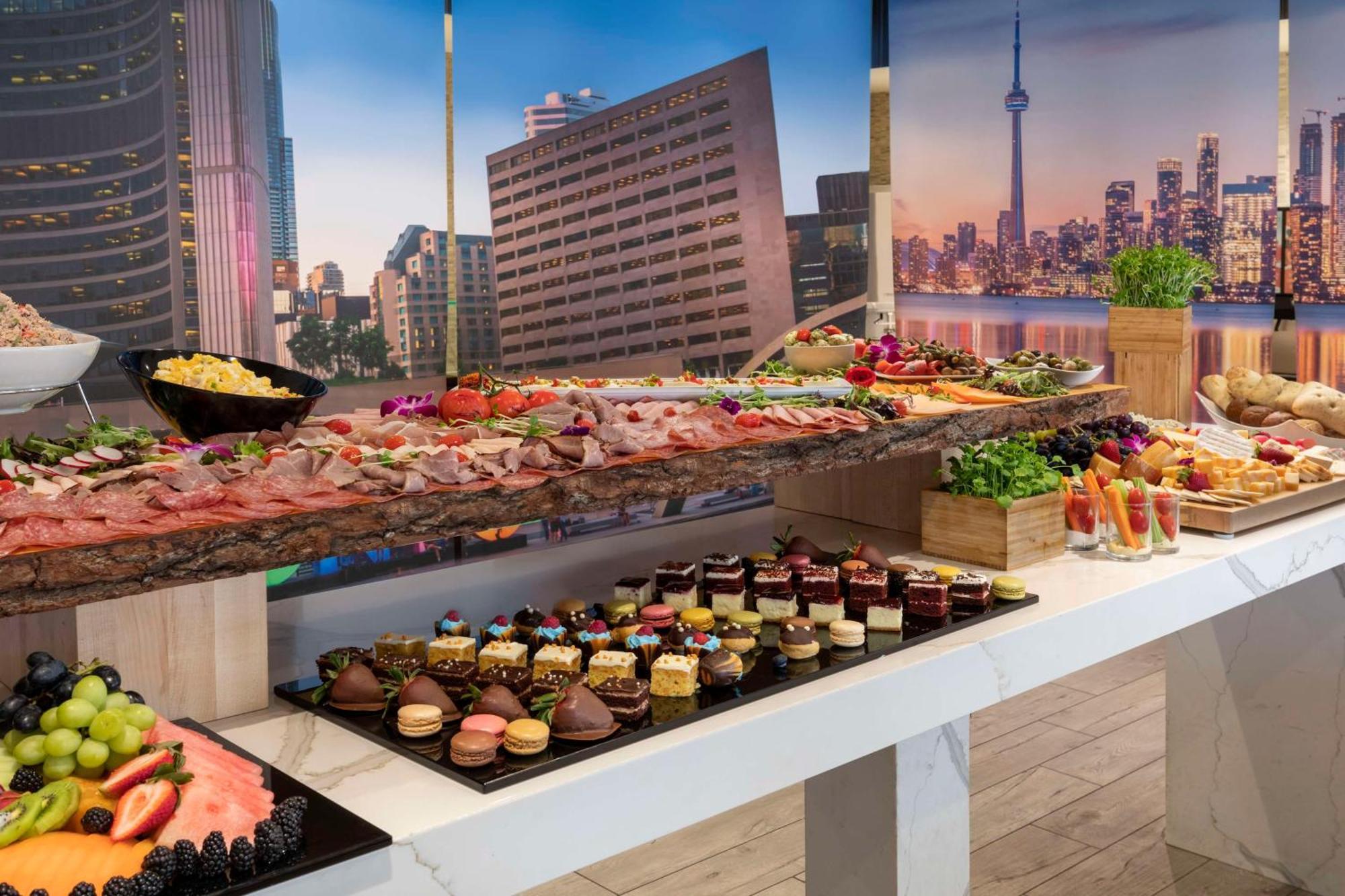 Embassy Suites By Hilton Toronto Airport Экстерьер фото