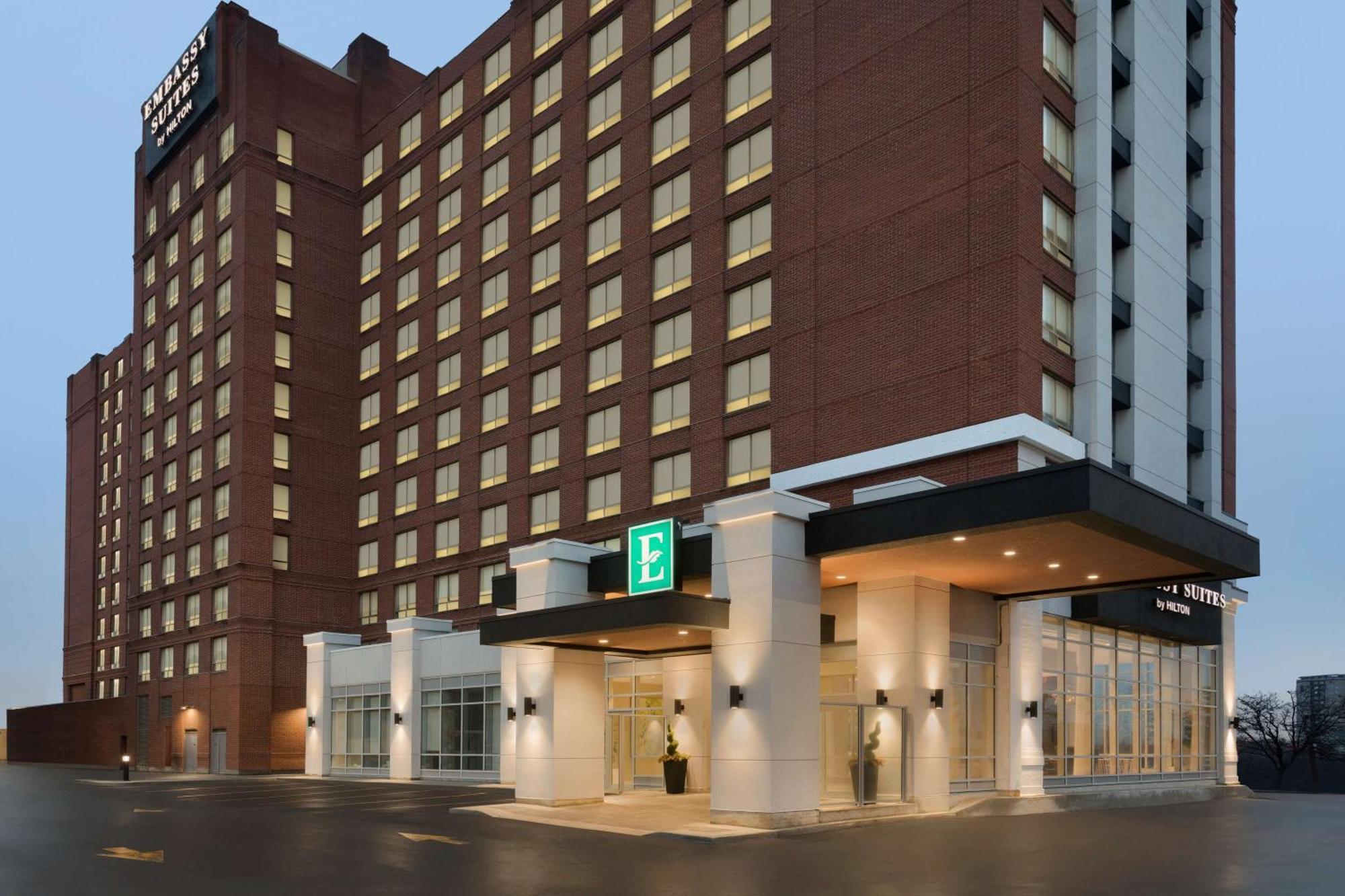 Embassy Suites By Hilton Toronto Airport Экстерьер фото