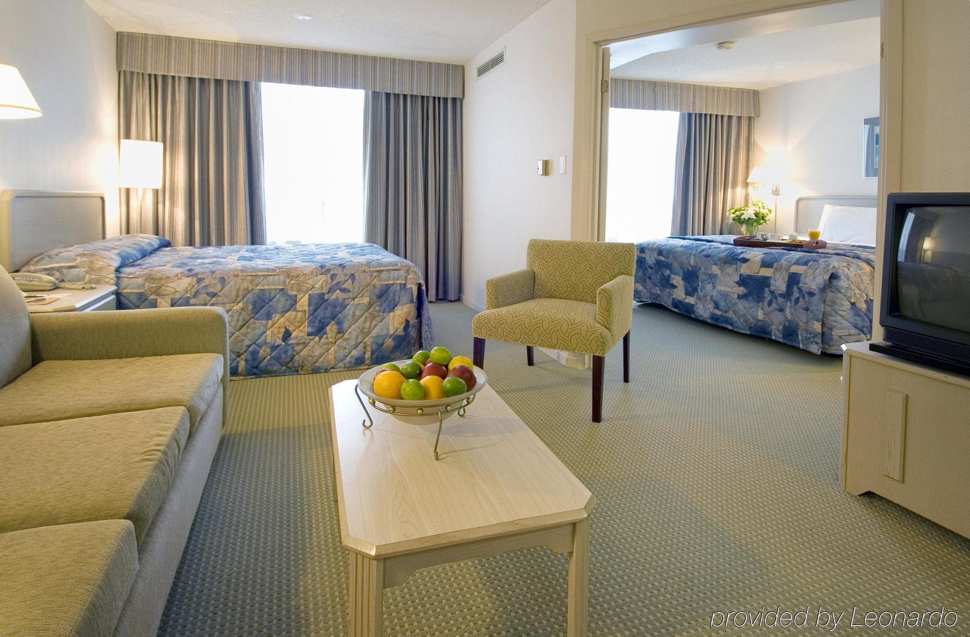 Embassy Suites By Hilton Toronto Airport Номер фото