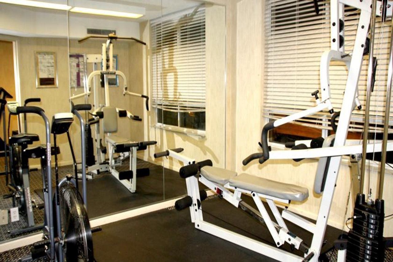 Embassy Suites By Hilton Toronto Airport Экстерьер фото