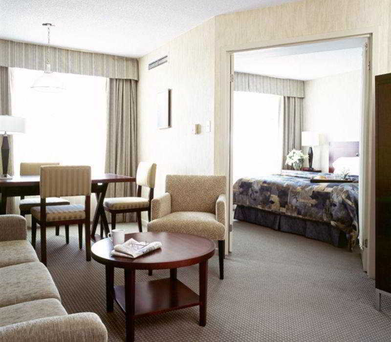 Embassy Suites By Hilton Toronto Airport Экстерьер фото