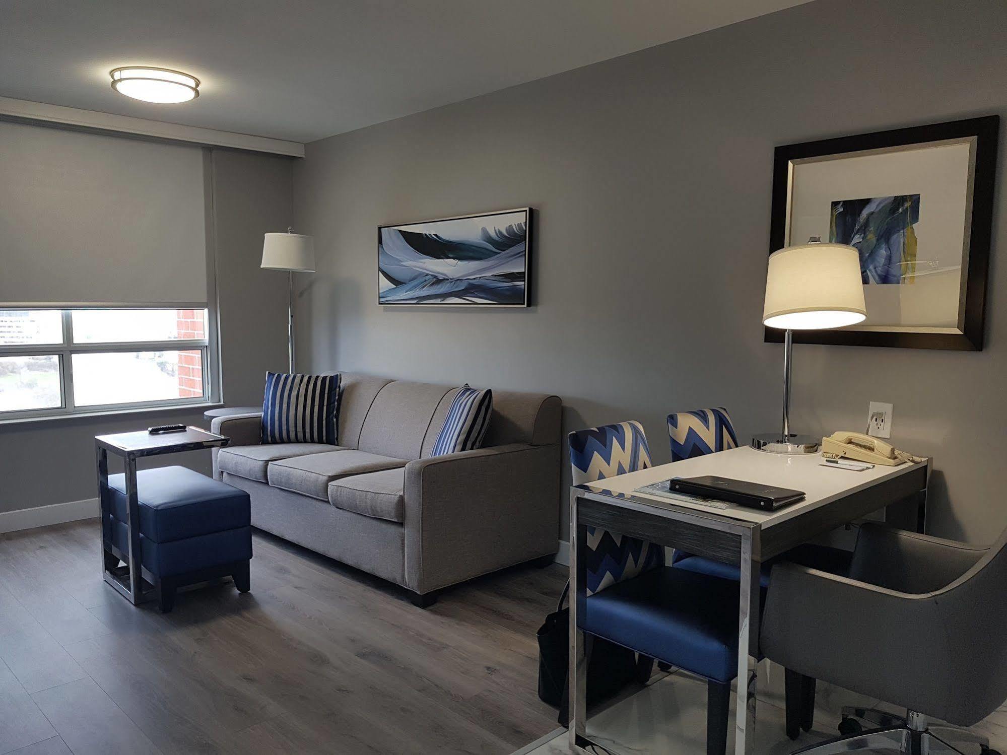 Embassy Suites By Hilton Toronto Airport Экстерьер фото