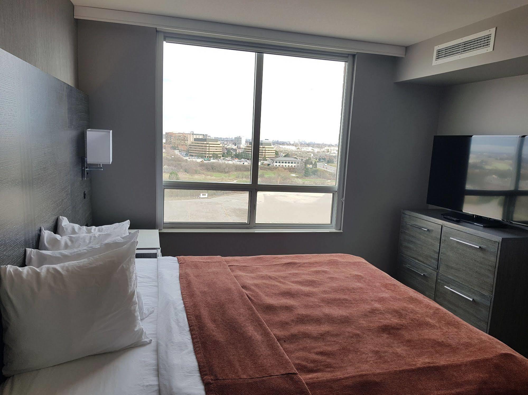 Embassy Suites By Hilton Toronto Airport Экстерьер фото