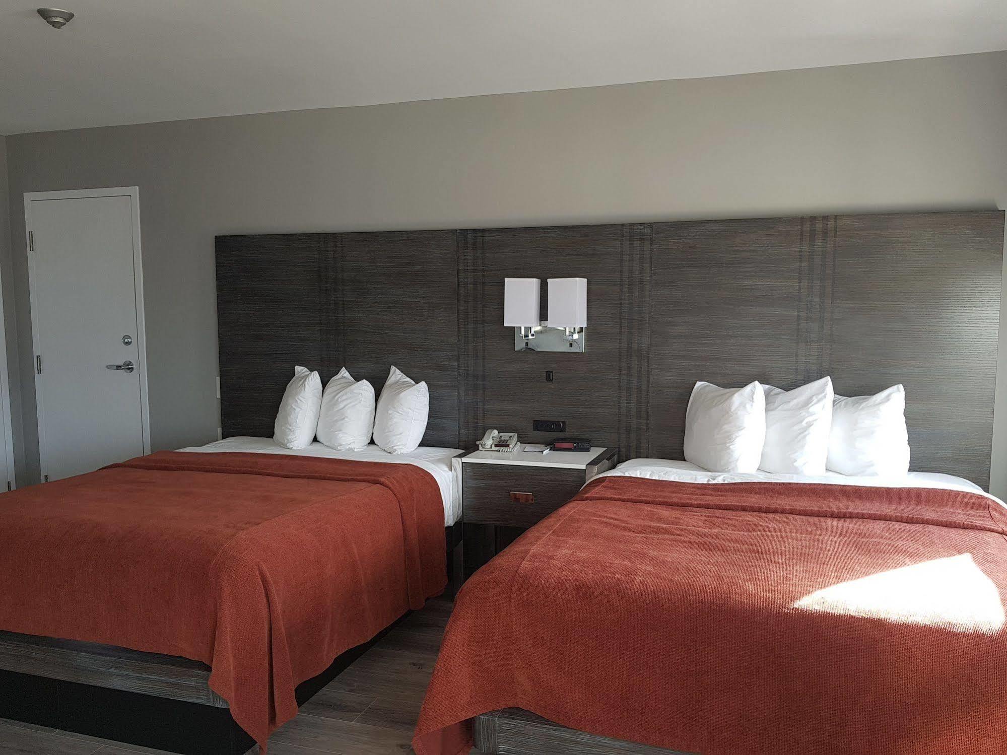 Embassy Suites By Hilton Toronto Airport Экстерьер фото
